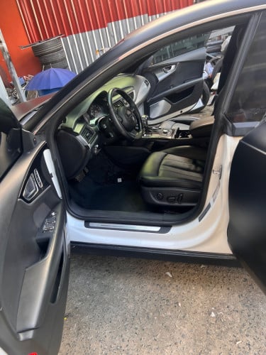 Audi 2012 Full Option