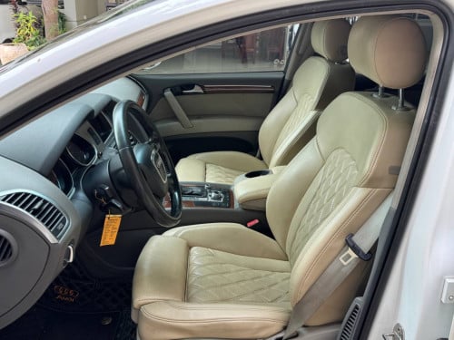 Audi Q7 2011 For Rent /出租