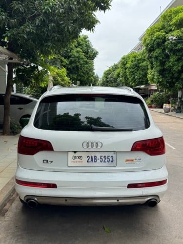 Audi Q7 2011 For Rent /出租