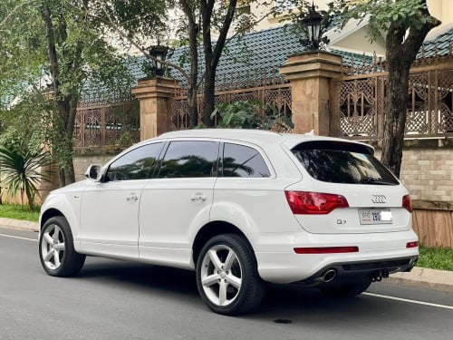 Audi Q7 2011 For Rent /出租