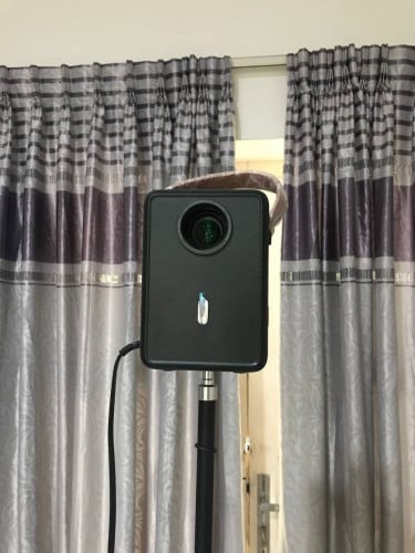 B2G Multimedia Projector