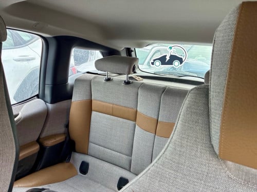 BMWi3 សាំង អគ្គិសនី (REX) 3 មឺនម៉ាយ