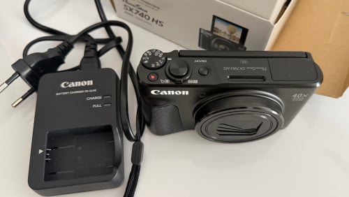 Canon SX740HS with full box ដូចថ្មី 99.99%