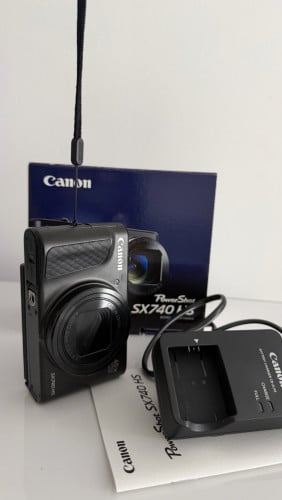 Canon SX740HS with full box ដូចថ្មី 99.99%