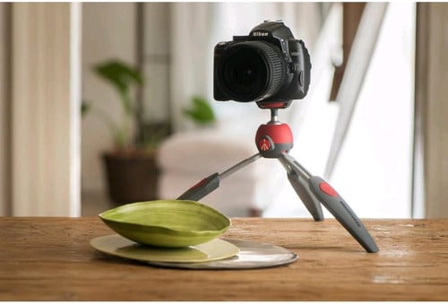 Compact, light for vloggers, travel, macro, urban, product and food photo Manfrotto Pixi Mini Tripod