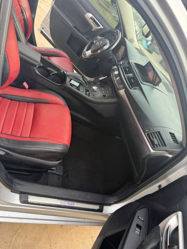 CT 200h 2012 For Rent /出租