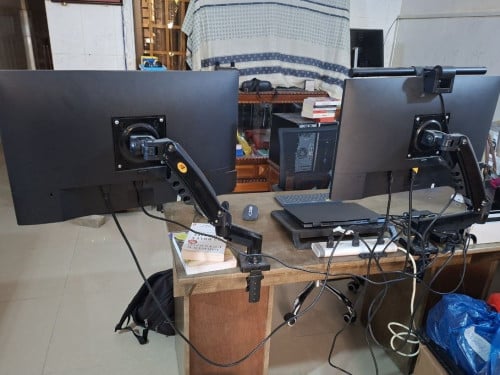 Dell 24 inch Monitor with USB Port and Arm