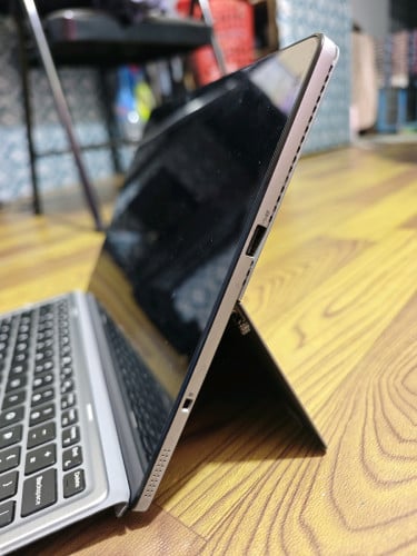 Dell Laptop 7200 2 in 1 98%