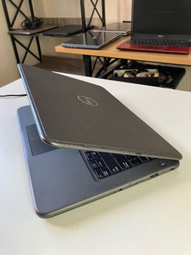 Dell Latitude 3300 / i3-7020U / RAM 8GB DDR4 / M.2 SSD256GB / Battery ๐ 3hour
