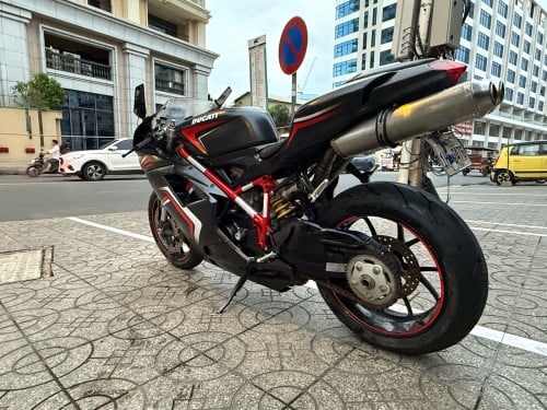 Ducati 848