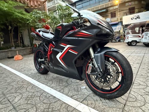 Ducati 848