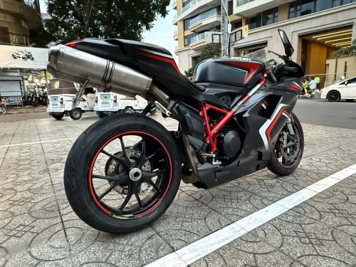 Ducati 848