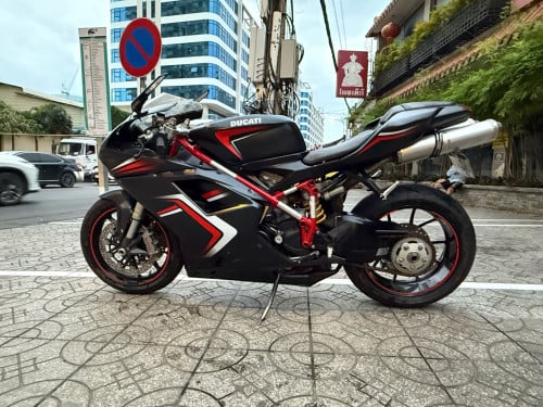 Ducati 848
