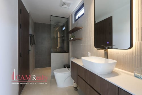 Duplex 3 Bedrooms Renovated Apartment For Rent in Daun Penh