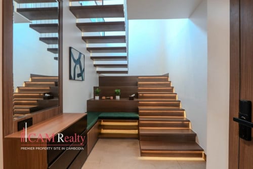 Duplex 3 Bedrooms Renovated Apartment For Rent in Daun Penh
