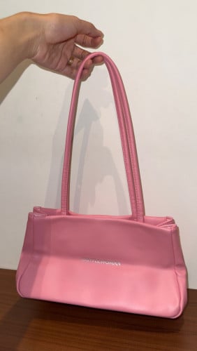 Gentle Woman Shoulder Bag