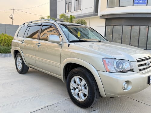 Highlander  ឆ្នាំ2003 ប៉ុង1 ឡានស្អាត ធានាអត់បុកអត់ប៉ះ