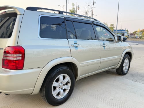 Highlander  ឆ្នាំ2003 ប៉ុង1 ឡានស្អាត ធានាអត់បុកអត់ប៉ះ