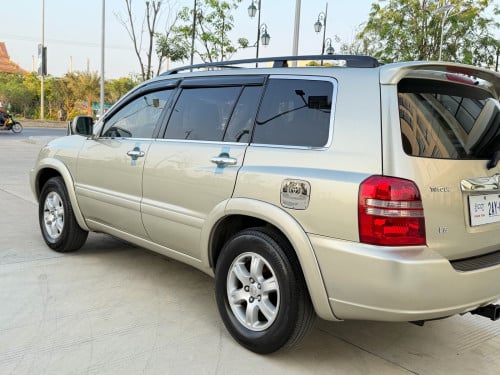 Highlander  ឆ្នាំ2003 ប៉ុង1 ឡានស្អាត ធានាអត់បុកអត់ប៉ះ
