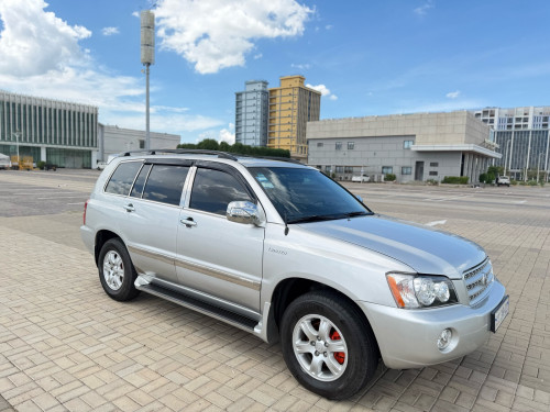 Highlander 6ម៉ាសុីនប៉ុង1ពណ៍ទឹកប្រាក់ឆ្នាំ2002