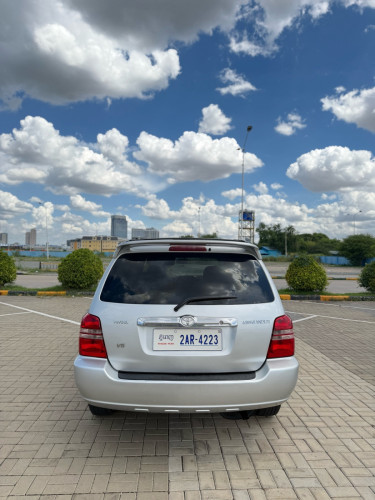 Highlander 6ម៉ាសុីនប៉ុង1ពណ៍ទឹកប្រាក់ឆ្នាំ2002