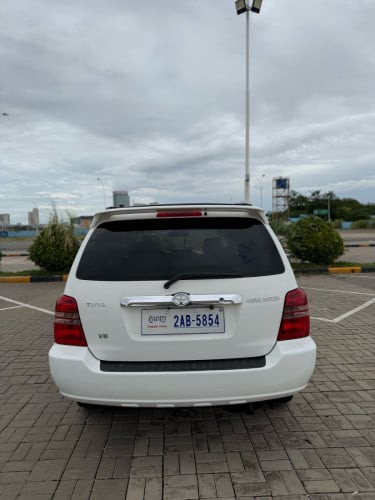 Highlander 6ម៉ាសុីនប៉ុង1ពណ៍ស ឆ្នាំ2002