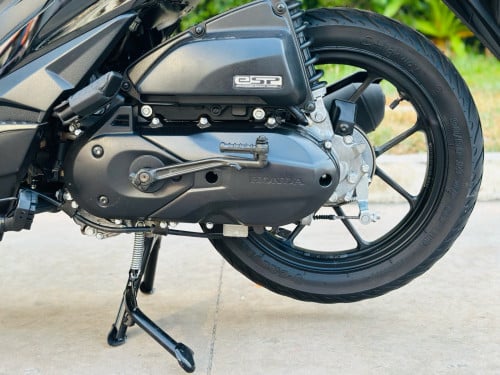 HONDA BEAT 022 ក្រុមហ៊ុន ម៉ាស៊ីនតាន់ហាប់នែនស្ងាត់ស្អាតជិះស្រួលស្ទុះខ្លាំងមិនលាន់មិនហុយមានពន្ធកាតគ្រឺ