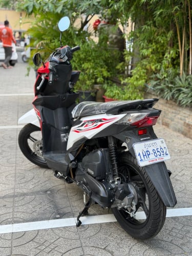 Honda Beat  ឆ្នាំ2019 របស់ក្រុមហ៊ុន ម៉ូតូស្អាតខ្ចី ម៉ូតូម៉ាសុីនហាប់នែ ម៉ូតូស្អាត96%