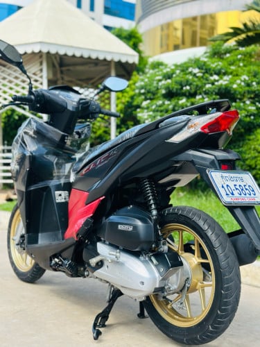 HONDA CLICK 017ក្រុមហ៊ុន ម៉ាសុីនតាន់ហាប់នែនស្ងាត់ជិះស្រួលស្ទុះខ្លាំងធានាមិនលាន់មិនហុយមានពន្ធកាតគ្រឺ