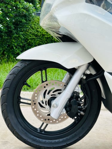HONDA PCX 012ជប៉ុនសុទ្ធ100% កម្លាំង125cc ម៉ាស៊ីនតាន់ហាប់នែនស្ងាត់ជិះស្រួលស្ទុះខ្លាំងមានពន្ធ