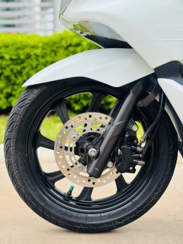 HONDA PCX 018 សោស្មាតឃីកម្លាំង150cc ម៉ាសុីនតាន់ហាប់នែនស្ងាត់ជិះស្រួលស្ទុះមិនលាន់មិនហុយមានពន្ធកាតគ្រឺ
