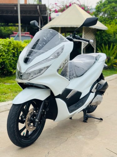HONDA PCX 018 សោស្មាតឃីកម្លាំង150cc ម៉ាសុីនតាន់ហាប់នែនស្ងាត់ជិះស្រួលស្ទុះមិនលាន់មិនហុយមានពន្ធកាតគ្រឺ