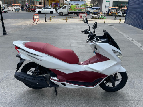 Honda Pcx150cc 2015 New98%មានពន្ធកាតគ្រីស្លាកលេខ