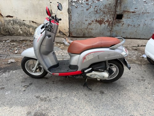 Honda scooyi