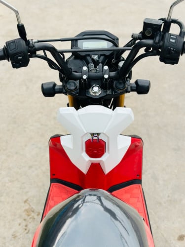 HONDA Zoomer X 018 ក្រុមហ៊ុន ម៉ាសុីនតាន់ហាប់នែនស្ងាត់ជិះស្រួលមិនលាន់មិនហុយមានពន្ធកាតគ្រឺហ្សីន