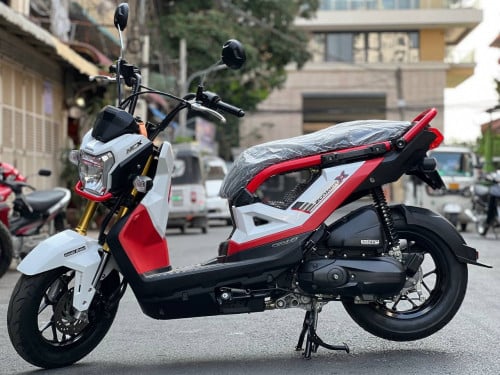 Honda Zoomer X ឆ្នាំ2018 របស់ក្រុមហ៊ុន ម៉ូតូស្អាតខ្ចី ម៉ូតូម៉ាសុីនហាប់នែ ម៉ូតូស្អាត96%