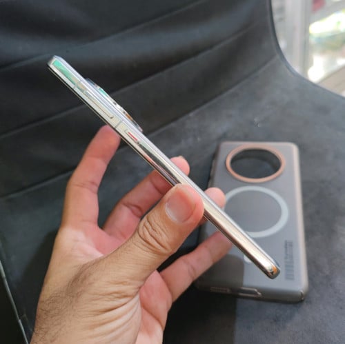 Huawei Mate 50 Silver Ram8/256 ស្អាត