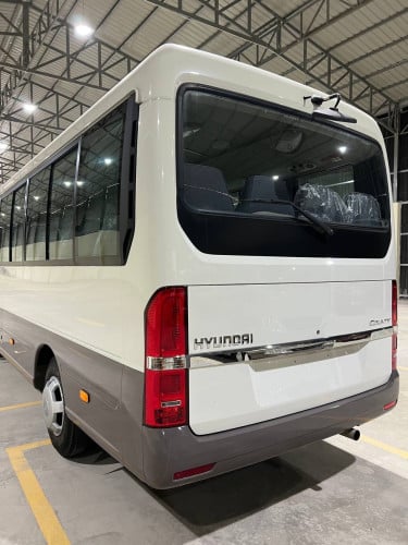 Hyundai County 28+1កៅអី