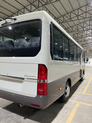 Hyundai County 28+1កៅអី