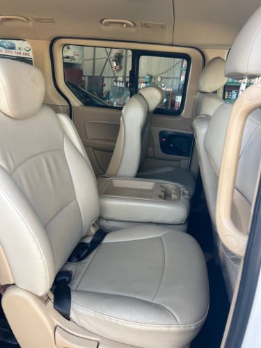 HYUNDAI H1 2013 For Rent /出租