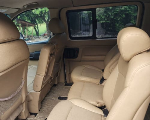 HYUNDAI H1 2017 For Rent /出租