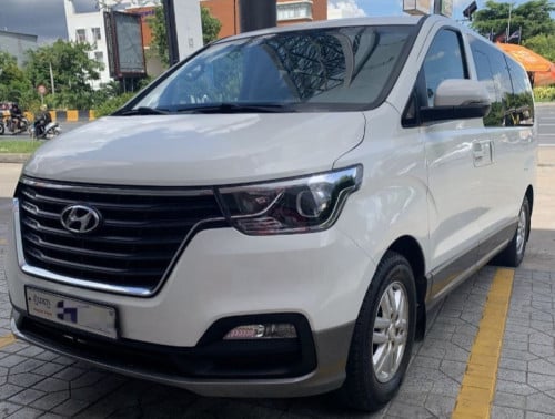 HYUNDAI H1 2017 For Rent /出租