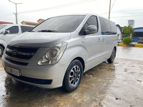 HYUNDAI Starex 2008 For Rent /出租
