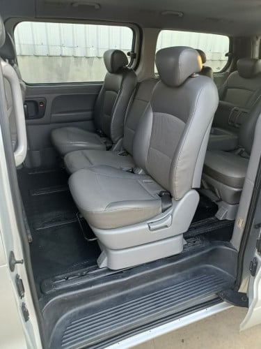 HYUNDAI Starex 2009 For Rent /出租