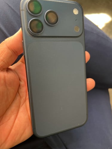 I Sell iPhone 17 Pro Max 256g Color Blue  Battery 100%