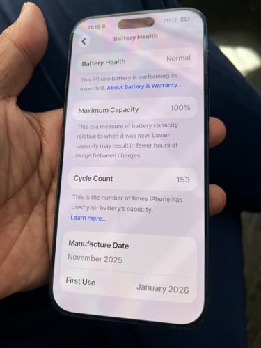I Sell iPhone 17 Pro Max 256g Color Blue Battery 100%