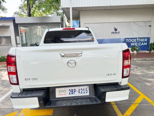 I want to sell Mazda BT50 White Color 2022