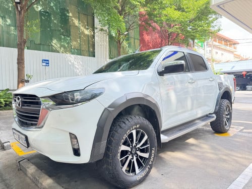 I want to sell Mazda BT50 White Color 2022
