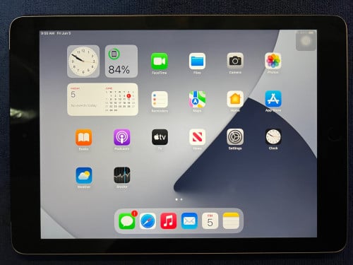 iPad 5 th generation SIM + WiFi 32G 55$