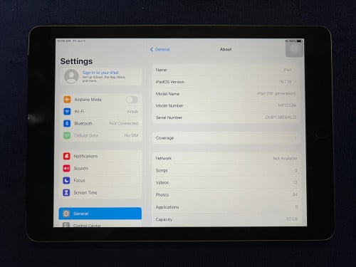 iPad 5 th generation SIM + WiFi 32G 55$